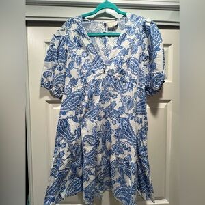 Pretty women’s blue pattern summer dress size L